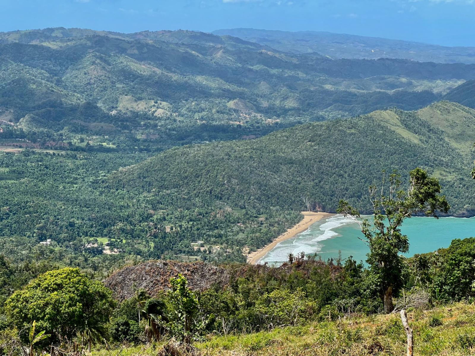 The valley opening onto the beach
